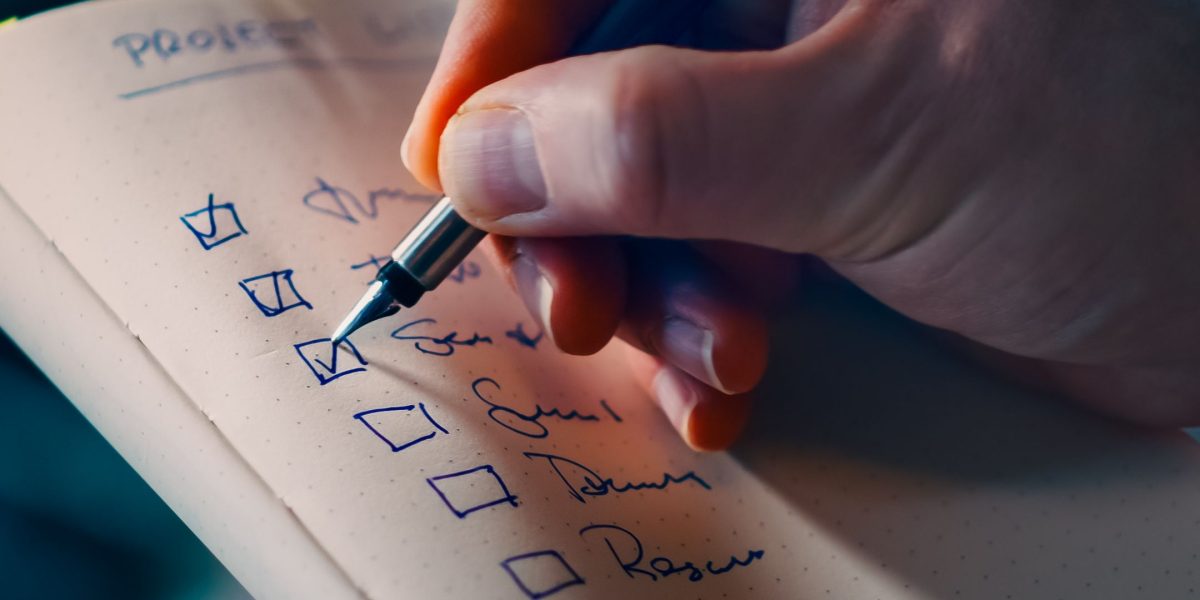 Visualizes the thoughtful process of evaluating and selecting the right recurring software products.